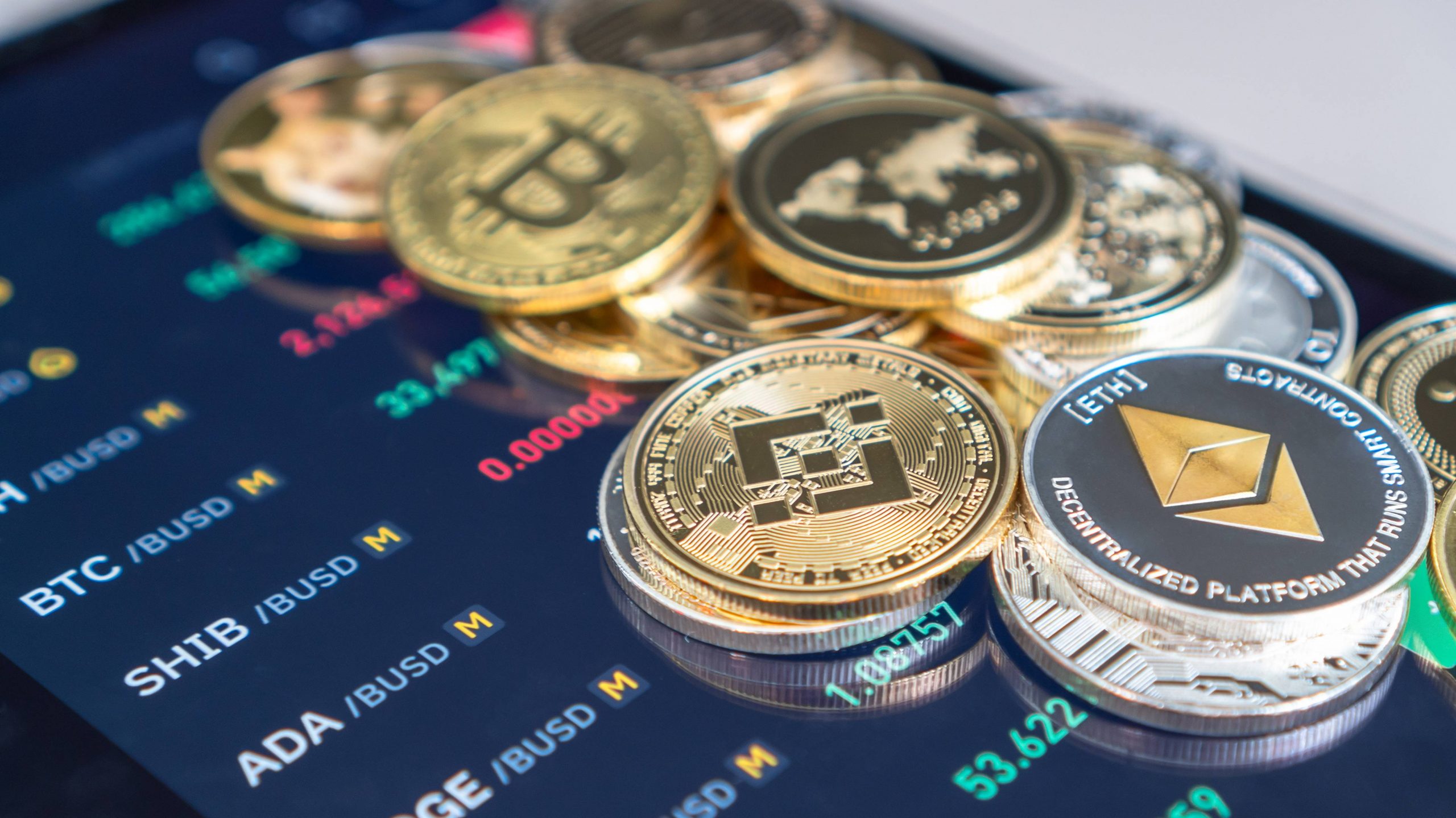 BitMEX продолжает оставаться популярной биржей криптовалют благодаря своей специализации на торговле деривативами и способности предоставлять высокий уровень ликвидности и безопасности